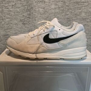 Nike fear of good skylon,size12, cream white black, men